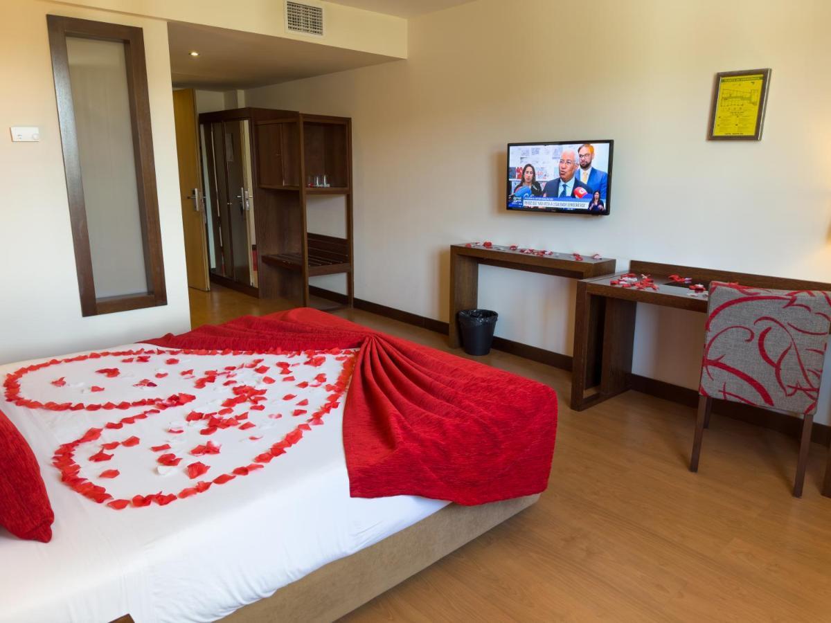 Palace Hotel E Spa Monte Rio Термаш-де-Сан-Педру-ду-Сул Экстерьер фото